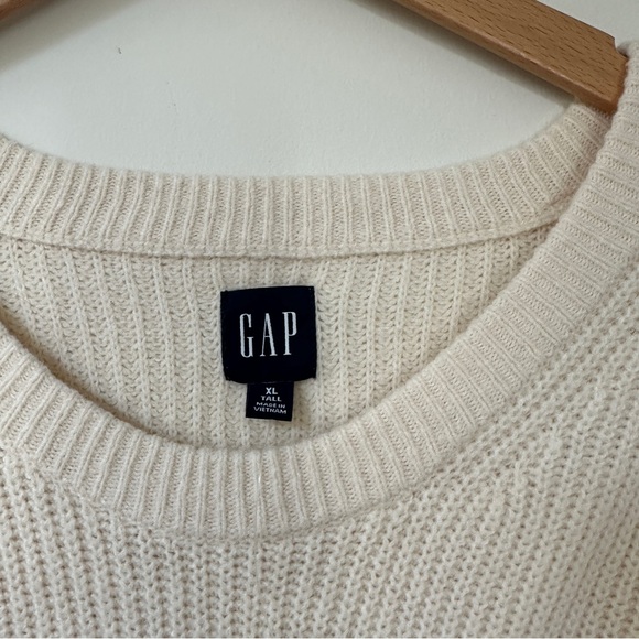 NWT GAP Super Soft Cream Sweater Crew Oversized CashSoft XL Tall Sweater - Picture 3 of 5